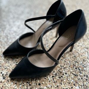 Black cross strap heel from Aldo Size 7